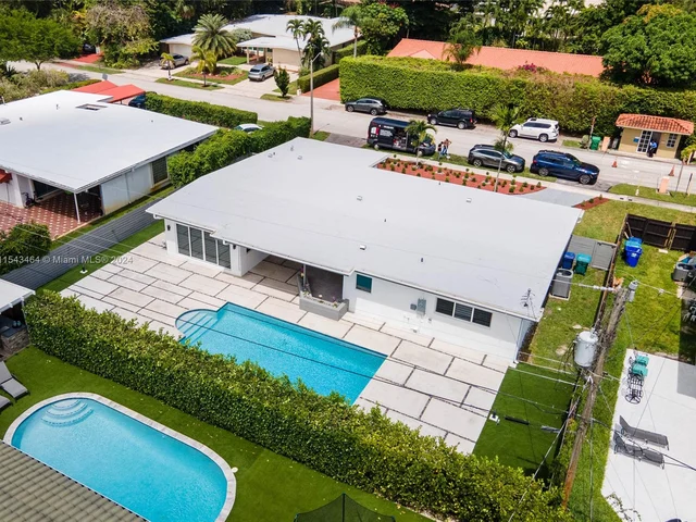 19920 NE 21st Ave, Miami FL 33179