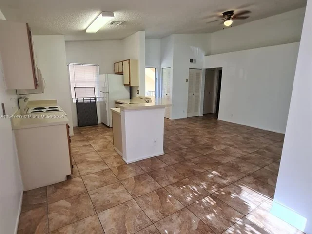 9999 Summerbreeze Dr # 110, Sunrise FL 33322