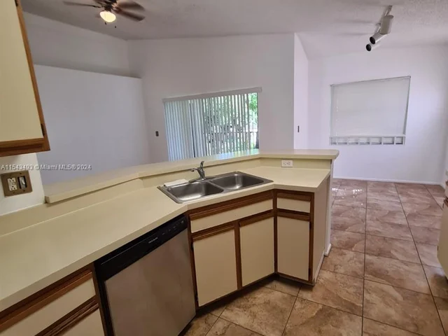 9999 Summerbreeze Dr # 110, Sunrise FL 33322