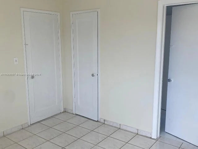 2343 NW 15th St, Miami FL 33125