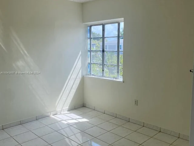 2343 NW 15th St, Miami FL 33125