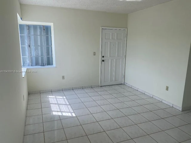 2343 NW 15th St, Miami FL 33125