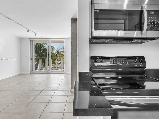 750 NE 64th St # B406, Miami FL 33138