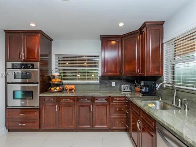 11031 SW 147th Ct, Miami FL 33196