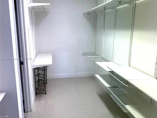 2000 Towerside Ter # 407, Miami FL 33138