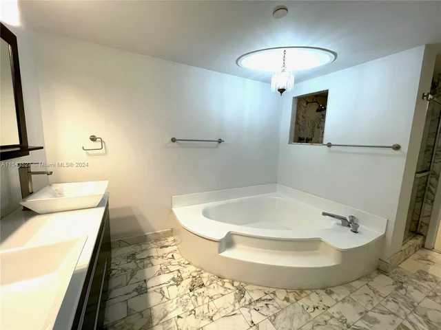 2000 Towerside Ter # 407, Miami FL 33138