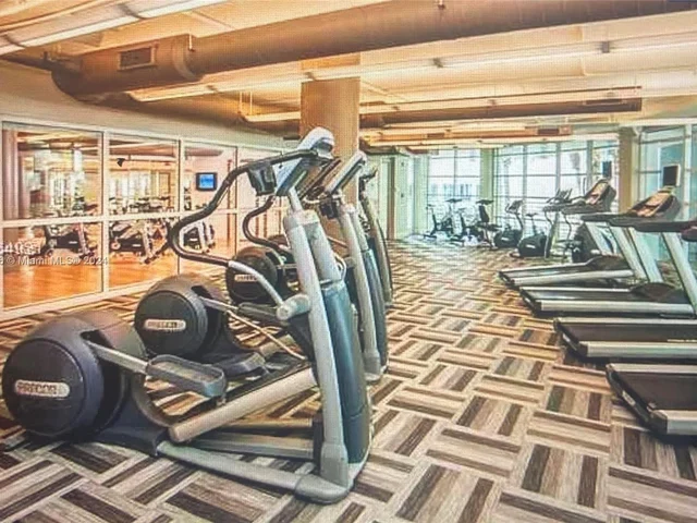 253 NE 2nd St # 608, Miami FL 33132