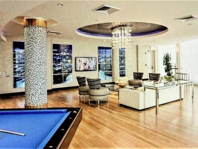 253 NE 2nd St # 608, Miami FL 33132