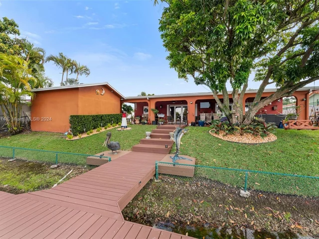 4574 SW 128th Pl, Miami FL 33175