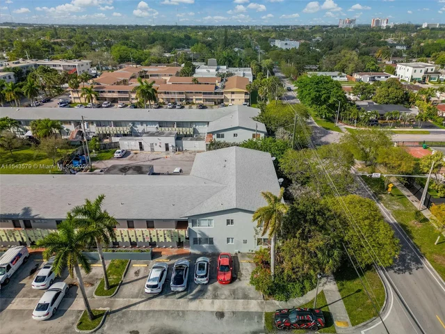 981 NE 169th St # 122, North Miami Beach FL 33162