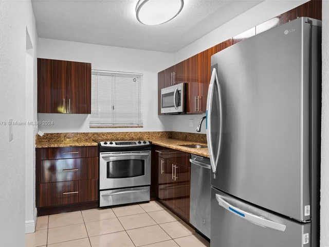 981 NE 169th St # 122, North Miami Beach FL 33162