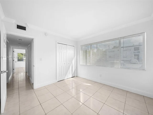 981 NE 169th St # 122, North Miami Beach FL 33162