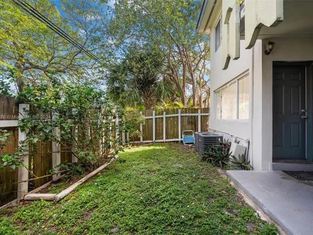 981 NE 169th St # 122, North Miami Beach FL 33162