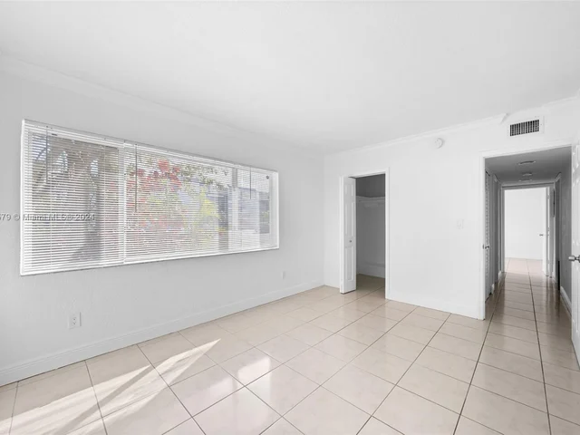 981 NE 169th St # 122, North Miami Beach FL 33162