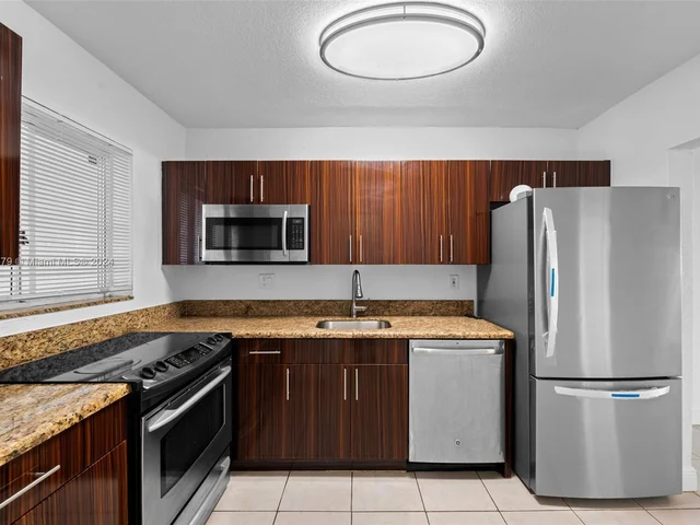 981 NE 169th St # 122, North Miami Beach FL 33162