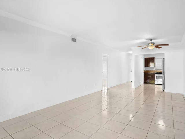981 NE 169th St # 122, North Miami Beach FL 33162