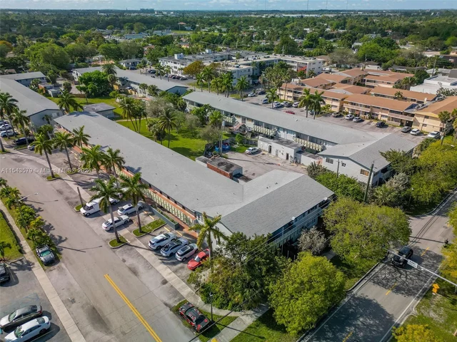 981 NE 169th St # 122, North Miami Beach FL 33162