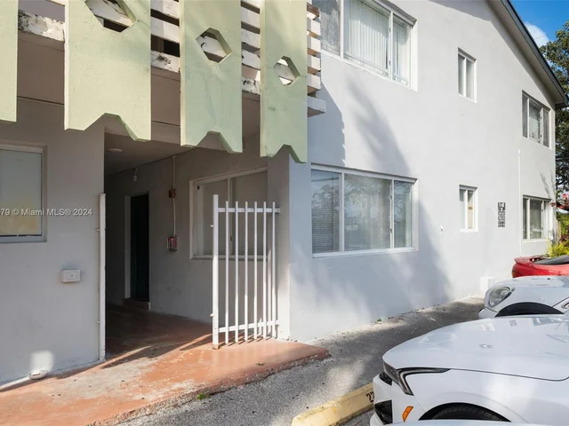 981 NE 169th St # 122, North Miami Beach FL 33162