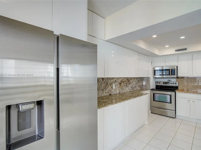 3505 S Ocean Dr # 905, Hollywood FL 33019