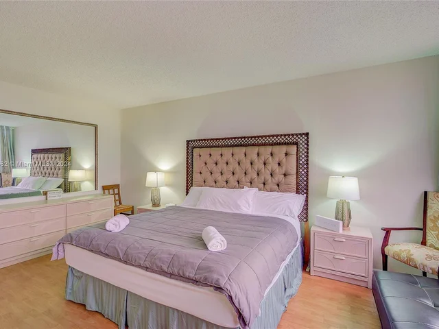 3505 S Ocean Dr # 905, Hollywood FL 33019