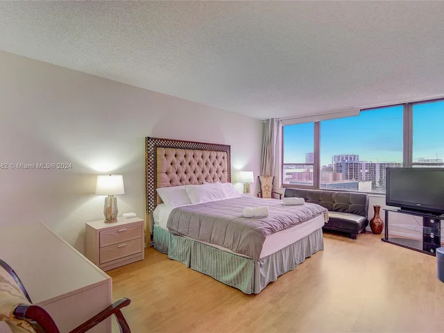 3505 S Ocean Dr # 905, Hollywood FL 33019