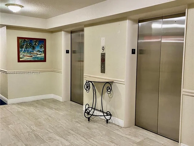 3505 S Ocean Dr # 905, Hollywood FL 33019