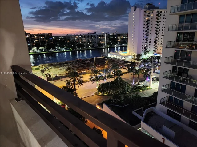 3505 S Ocean Dr # 905, Hollywood FL 33019