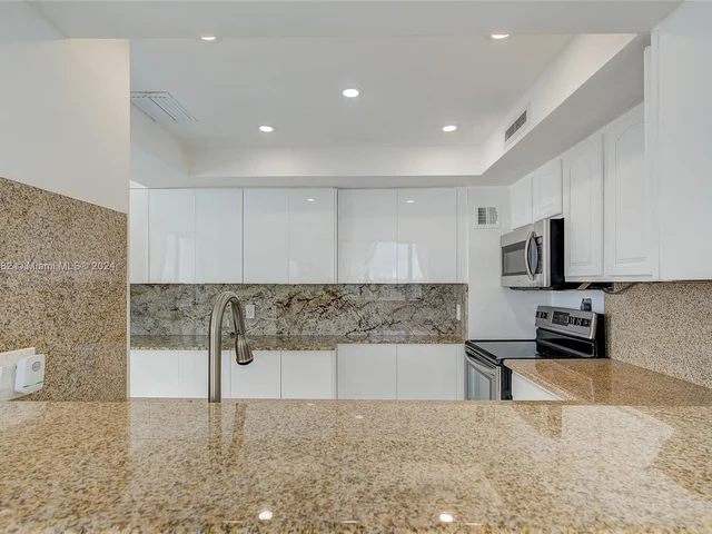 3505 S Ocean Dr # 905, Hollywood FL 33019