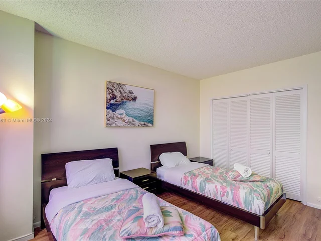 3505 S Ocean Dr # 905, Hollywood FL 33019