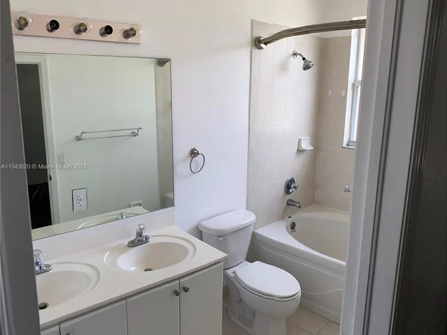 15297 SW 119 ter, Miami FL 33196