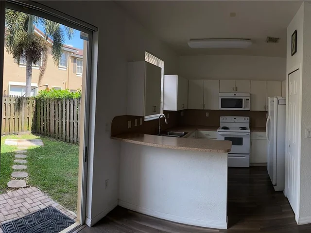 15297 SW 119 ter, Miami FL 33196