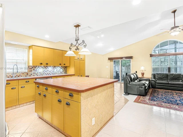 10431 Lima St, Cooper City FL 33026