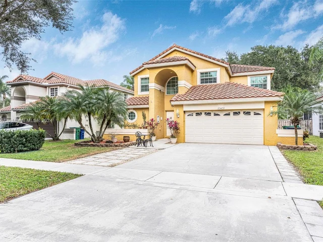 10431 Lima St, Cooper City FL 33026