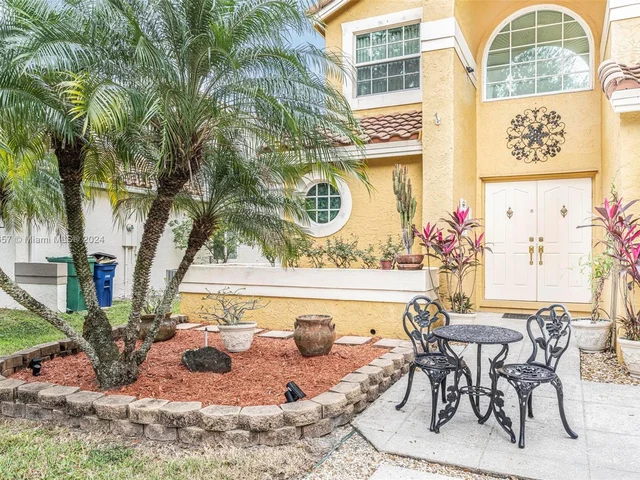 10431 Lima St, Cooper City FL 33026