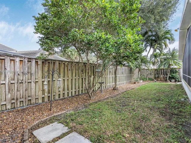 10431 Lima St, Cooper City FL 33026