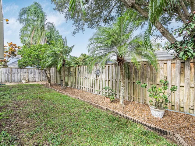 10431 Lima St, Cooper City FL 33026