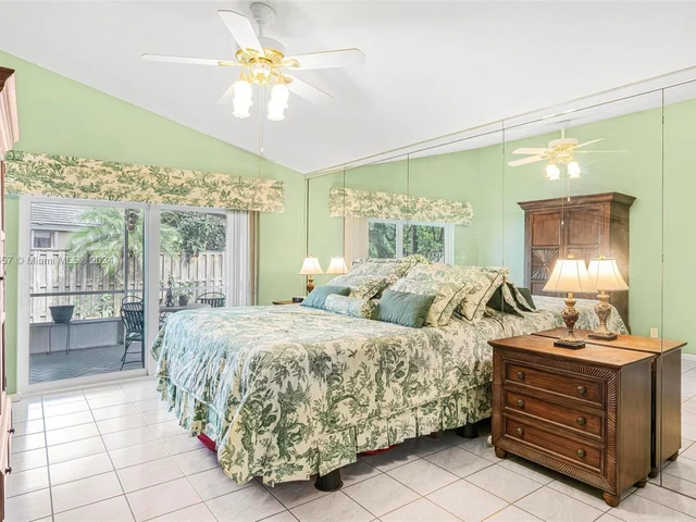 10431 Lima St, Cooper City FL 33026