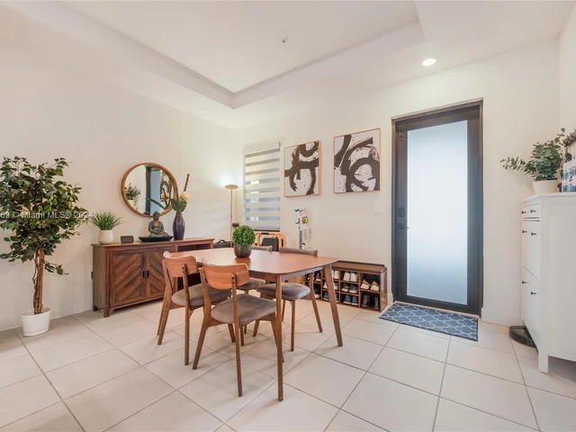 7855 NW 104th Ave # 33, Doral FL 33178