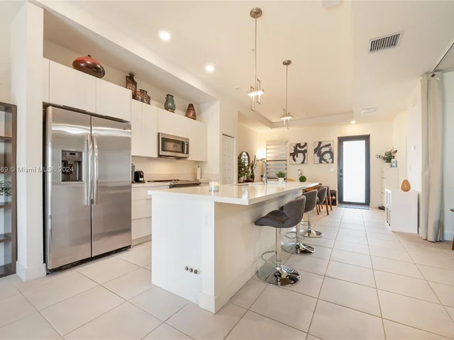 7855 NW 104th Ave # 33, Doral FL 33178