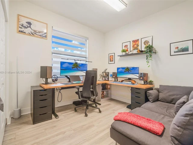 7855 NW 104th Ave # 33, Doral FL 33178