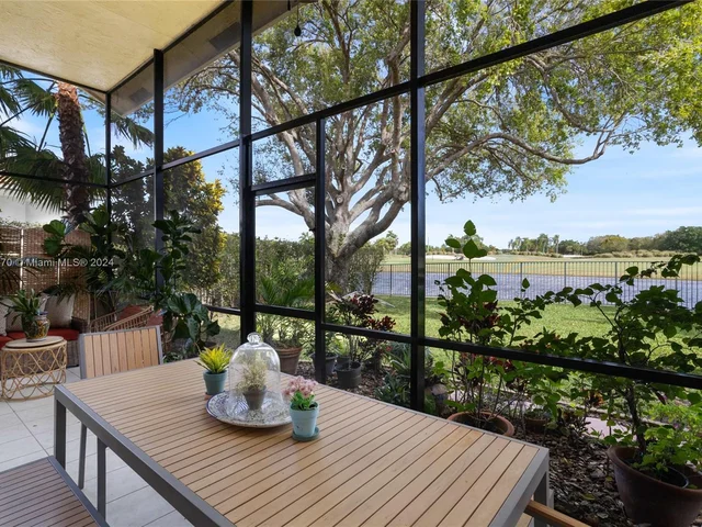 2666 Palmer Pl, Weston FL 33332