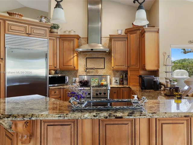 2666 Palmer Pl, Weston FL 33332