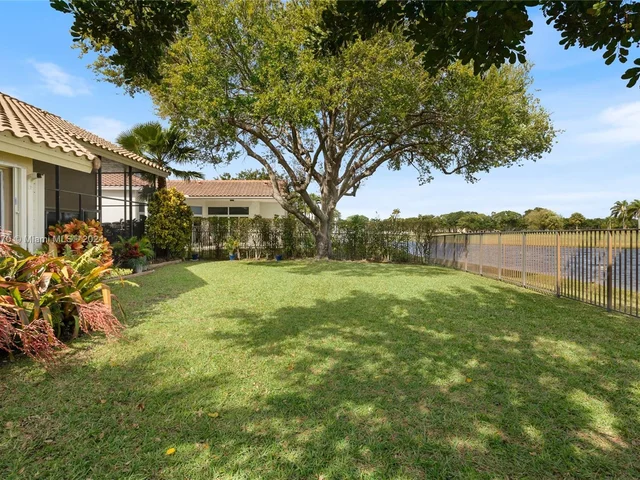 2666 Palmer Pl, Weston FL 33332