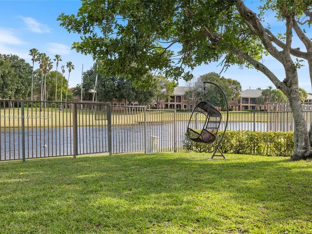 2666 Palmer Pl, Weston FL 33332