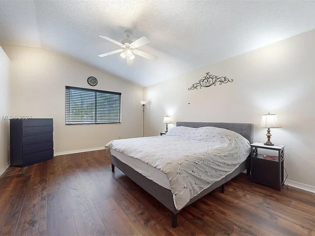 19431 SW 2nd St, Pembroke Pines FL 33029