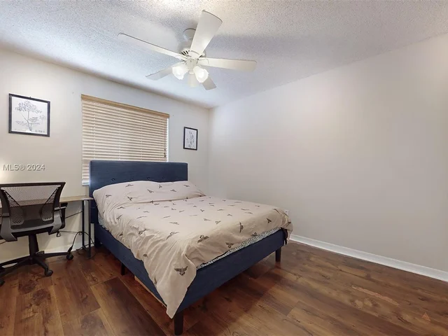 19431 SW 2nd St, Pembroke Pines FL 33029