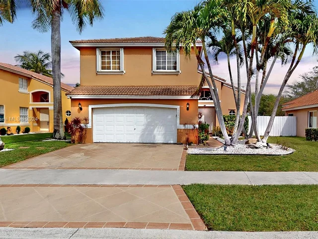 19431 SW 2nd St, Pembroke Pines FL 33029