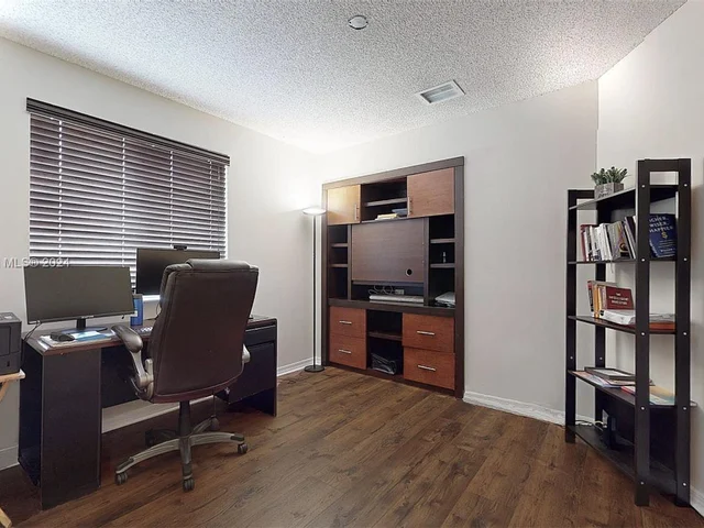 19431 SW 2nd St, Pembroke Pines FL 33029