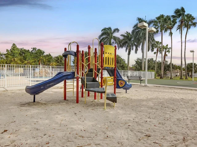 19431 SW 2nd St, Pembroke Pines FL 33029