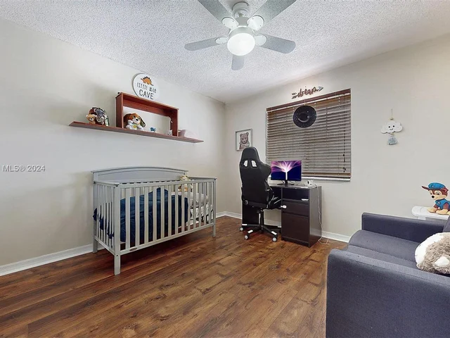 19431 SW 2nd St, Pembroke Pines FL 33029